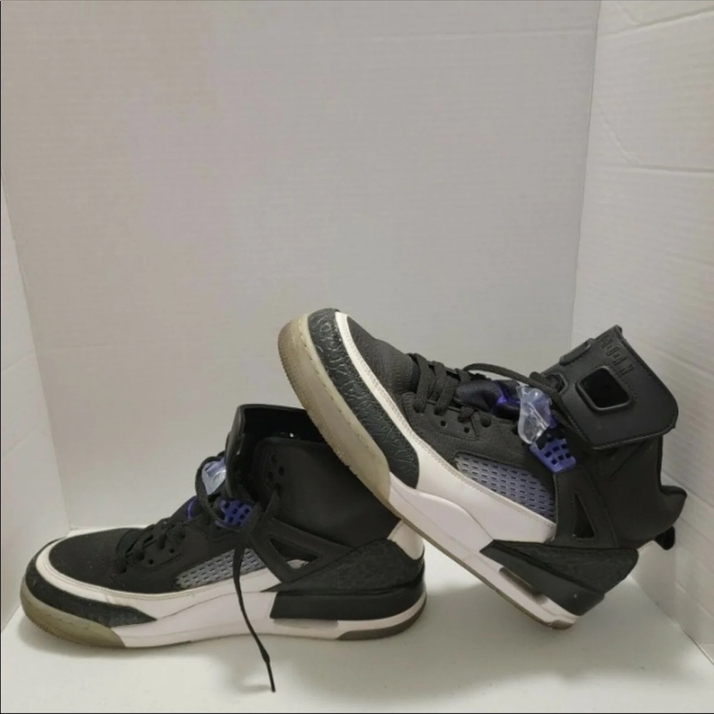 2018 black/white/purple Jordan Spizike